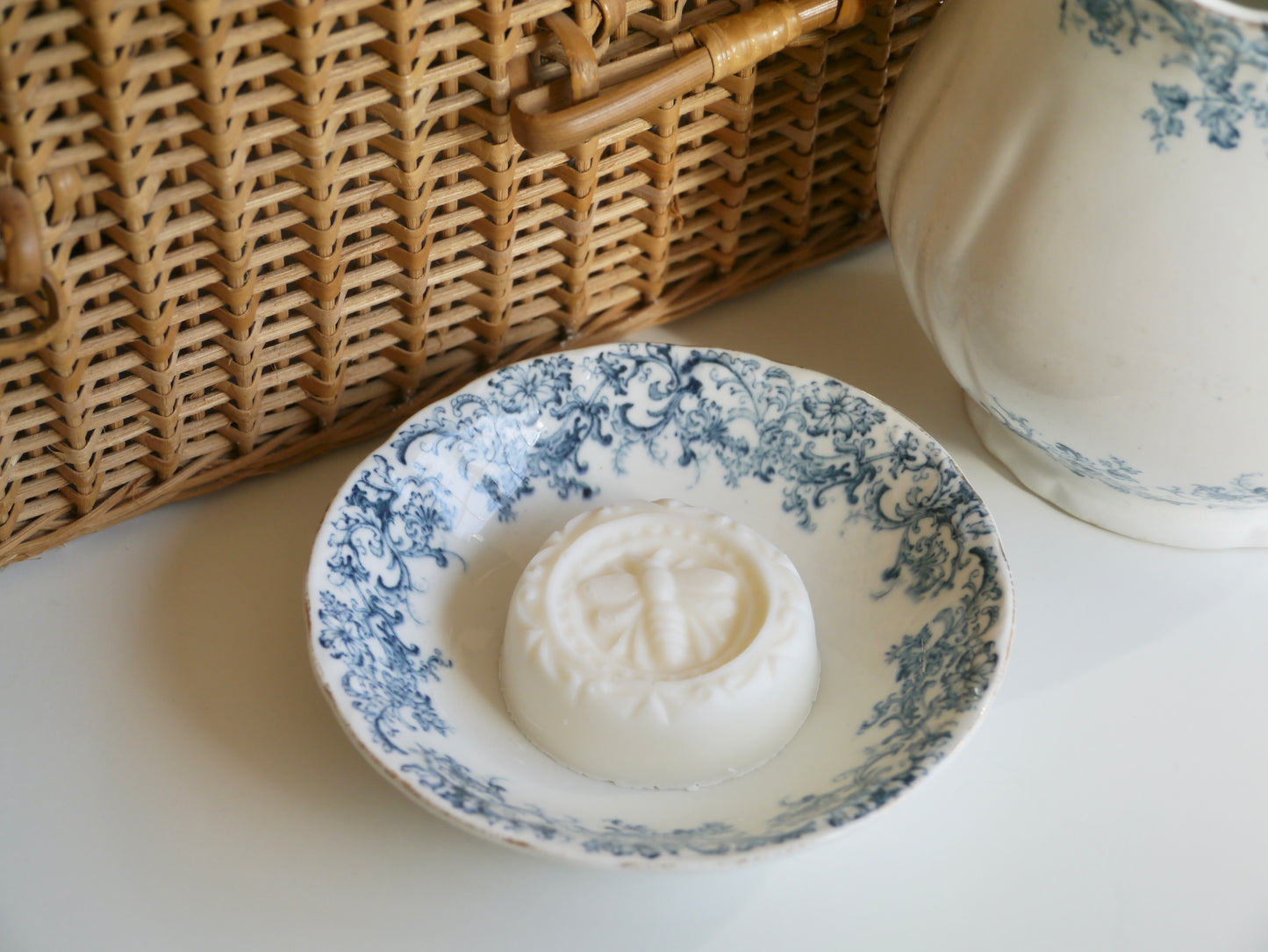 Tallow Soap Bee Bars